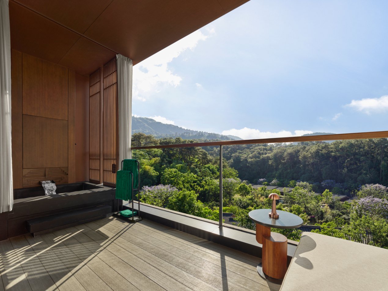 Private outdoor space shown on Banyan Tree Mount Emei’s room page